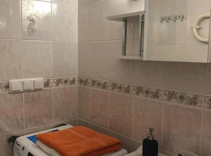 Your - Apartment, Balcony, Parking & Self Check-in